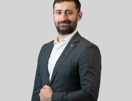 العميل Amiran Kadiev