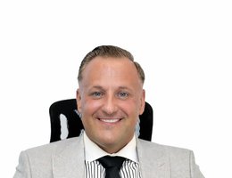 العميل Leonard Preka