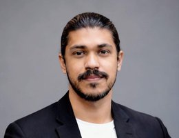 العميل Syed  Sadiq