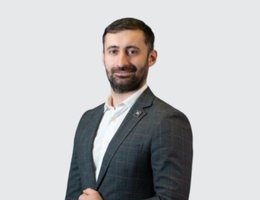 العميل Amiran Kadiev