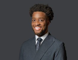 العميل Aaron Pomeyie