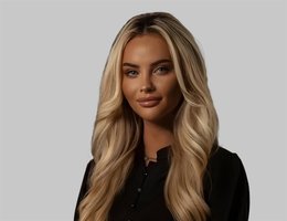 Laur Jade Holtby