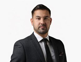 العميل Darryl Christopher Lennox