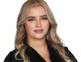 العميل Oumaima Karkafi
