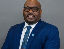 العميل David Okolo Adimungupu Isiekwe