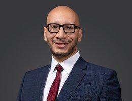 العميل Omar Elson