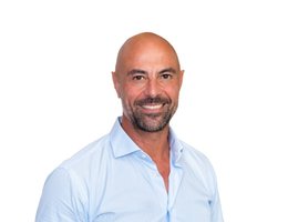 العميل Oz Hussein