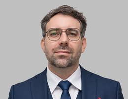 Agent Alejandro Neyra Jamkov