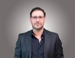 العميل Angelo Kazantzas