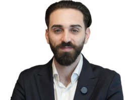 العميل Christos Dadios