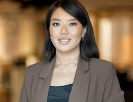 Agent ELENA KRIVOSHAPKINA