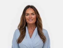 العميل Donna Brickland