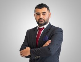 العميل Iradj Sedaghat