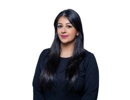 العميل Amina Iqbal