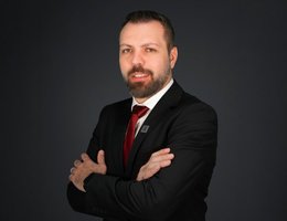 العميل Fares Hussain