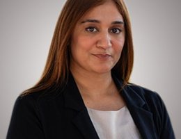 العميل Riya  Malik