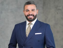 العميل Steve El Hitti