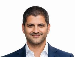 العميل Zubair Kazmi 