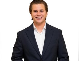 Agent Ezra Noah  Naert