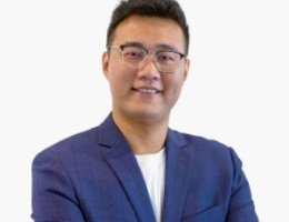 العميل He Zhang