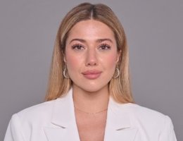 العميل Paula Petras
