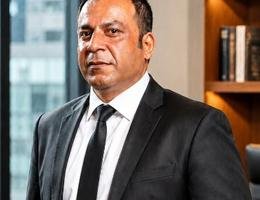 Agent Vinay Daryani