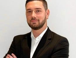 العميل Benjamin  Brandt