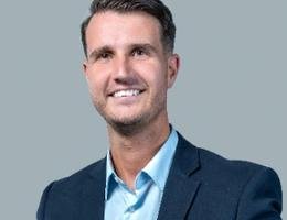 العميل Paul Marland