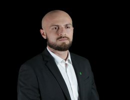 العميل Irakli Kukania
