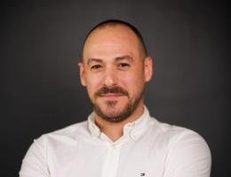 العميل Mahdi Avais