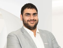 العميل Mustafa Mufazzal Golwala