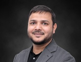 العميل Zeeshan Naime