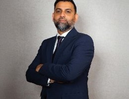 العميل Waqas Khan