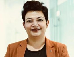 العميل Poonam Dwivedi