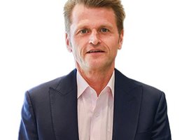 العميل Chris Valentine