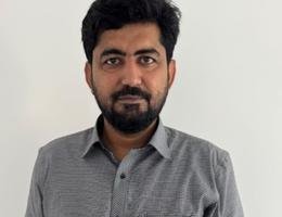 العميل Muhammad Asif