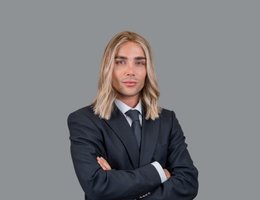 العميل Alexis Mahdavi
