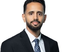 العميل Adeb  Farea