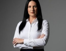 العميل Janine Lingenfelder