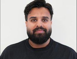 العميل Hamza  Mushtaq