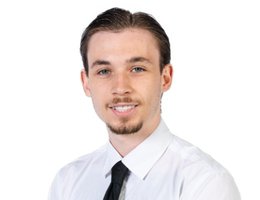 العميل Arthur Warren