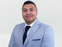 العميل Paul Hatton