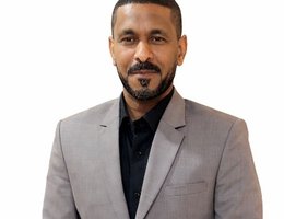 العميل Ismael muqimi