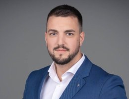 العميل Uros Bugarcic