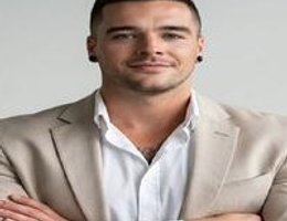 العميل Carlton Hammond