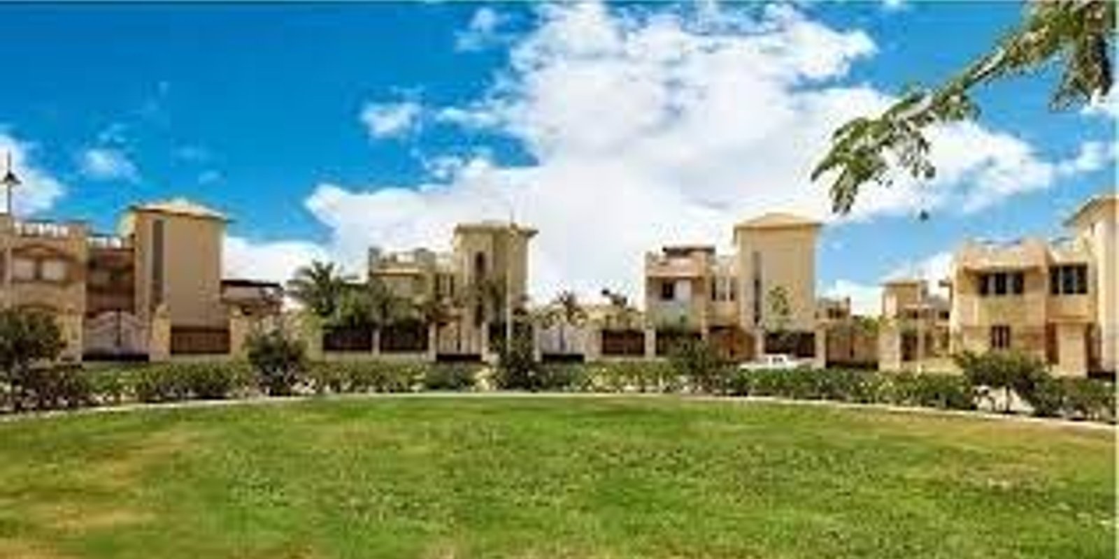 صورة Hero - كمبوندات الشيخ زايد, الشيخ زايد, الجيزة  في Constec Development Company من  Royal City