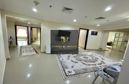 Apartment - 3 Bedrooms - 3 Bathrooms for rent in Corniche Tower - Ajman Corniche Road - Ajman