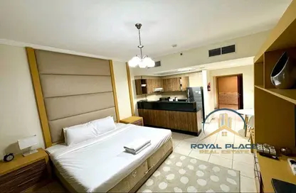 Apartment - 1 Bathroom for sale in Burj Al Nujoom - Downtown Dubai - Dubai