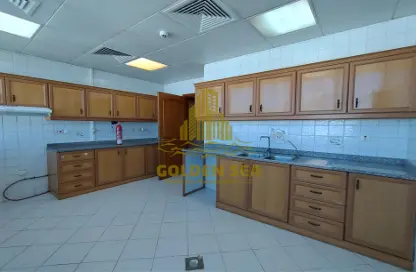 Kitchen image for: Apartment - 3 Bedrooms - 4 Bathrooms for rent in Al Falah Street - City Downtown - Abu Dhabi, Image 1