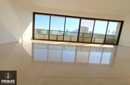 Apartment - 3 Bedrooms - 3 Bathrooms for rent in Madinat Zayed - Abu Dhabi